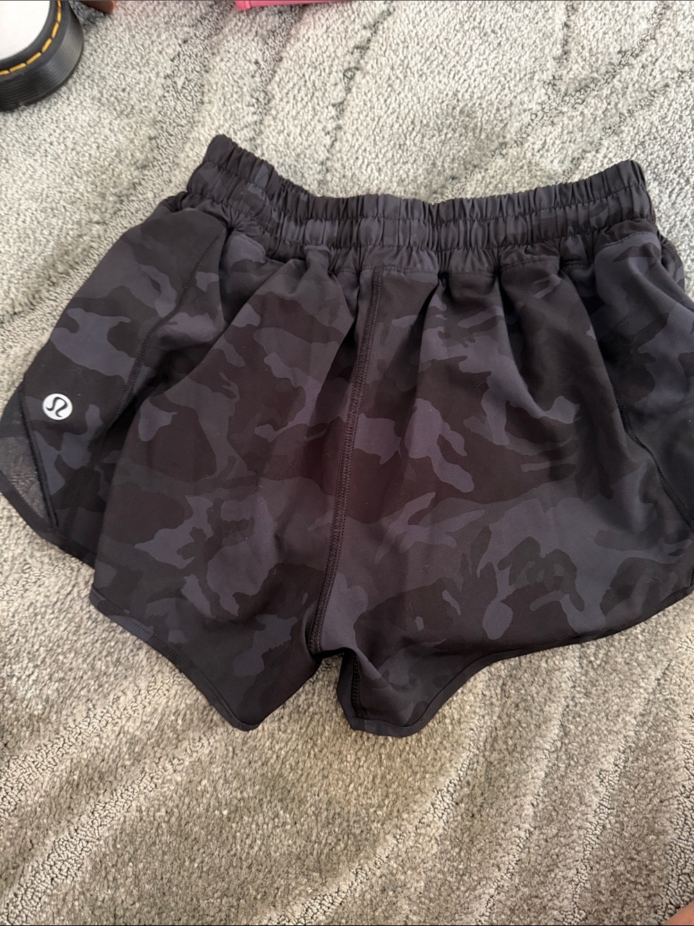 lululemon athletica Black Camo Women's Athletic Shorts size 2 no tag